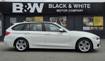 2013 BMW 320i Sport Line full