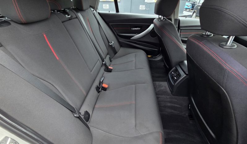 2013 BMW 320i Sport Line full