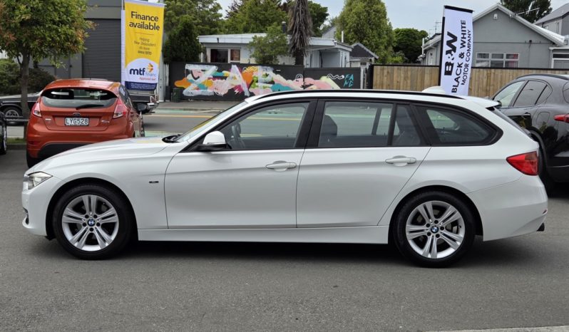2013 BMW 320i Sport Line full