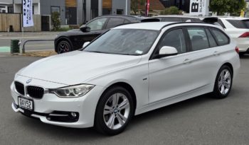2013 BMW 320i Sport Line full