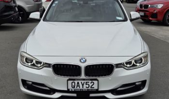 2013 BMW 320i Sport Line full