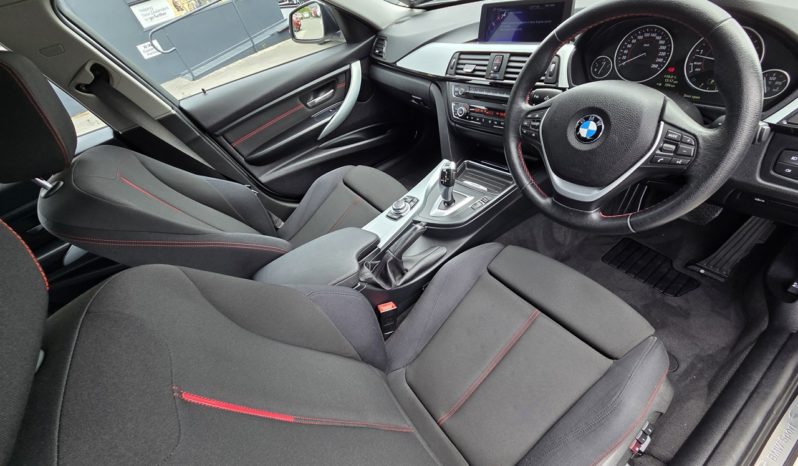 2013 BMW 320i Sport Line full