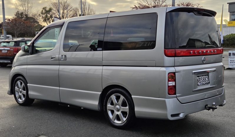 2005 Nissan Elgrand 3.5L 8 Seater full