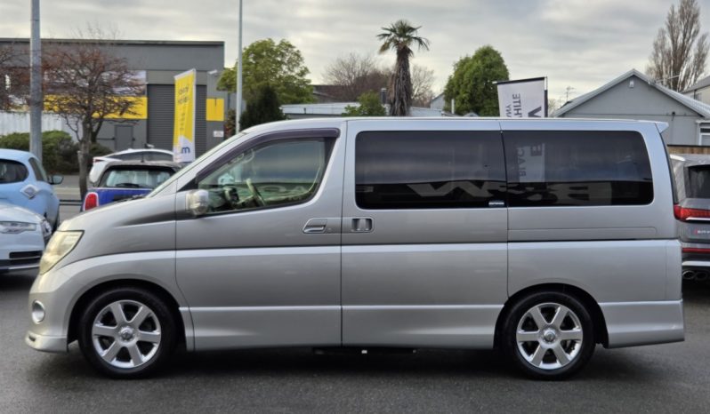 2005 Nissan Elgrand 3.5L 8 Seater full