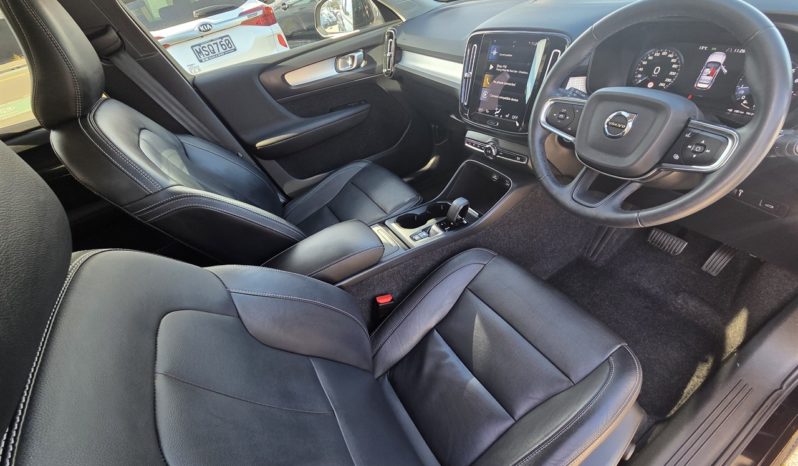 2022 Volvo Xc40 T4 FWD MOMENTUM 2.0P full
