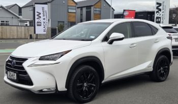 2015 Lexus Nx300h 2.5 HYBRID full