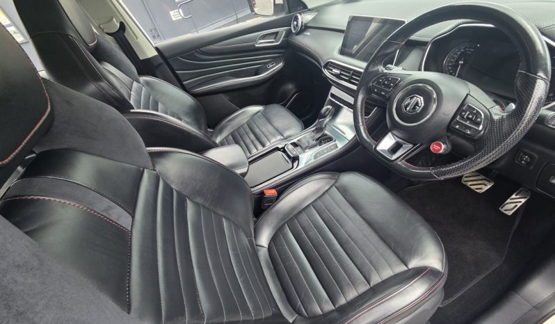 2022 MG Hs Essence – AWD 2.0T ATM full